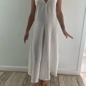 100% Italian linen white dress - size medium/large